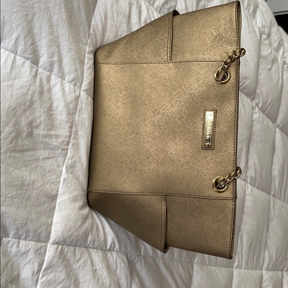 Calvin Klein purse - Picture 1 of 8